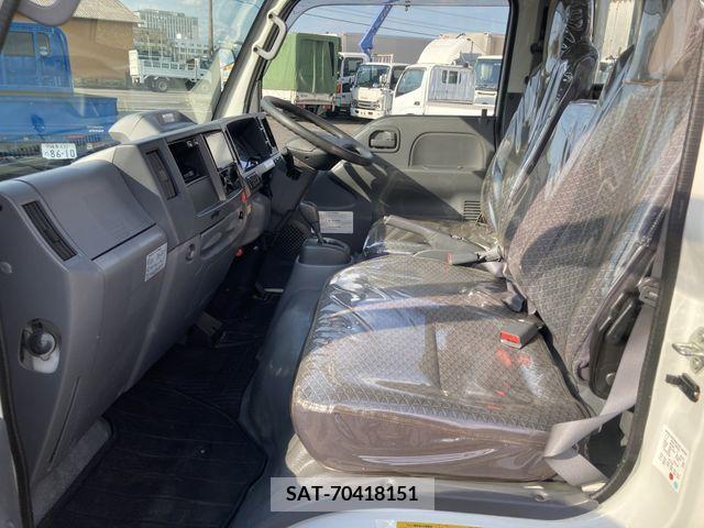 Isuzu ELF TRUCK 2020-05 359643-10