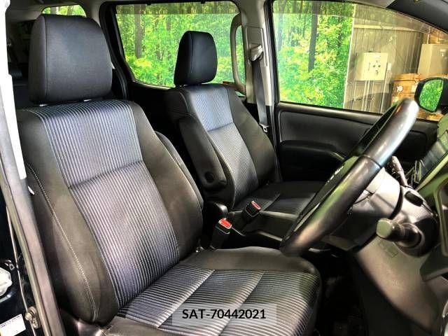 Toyota VOXY 2016-08 289168-8
