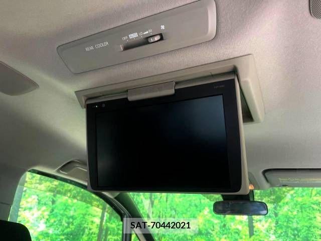 Toyota VOXY 2016-08 289168-2