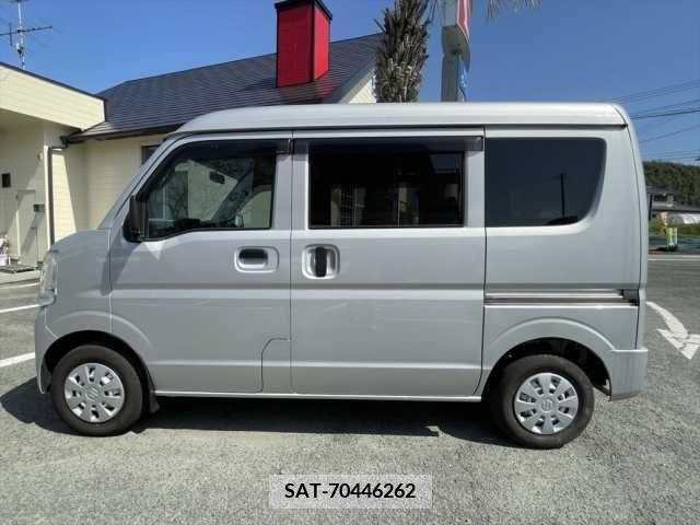 Suzuki EVERY 2018-10 226915-11