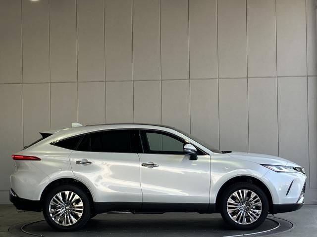 Toyota HARRIER HYBRID 2023-02 21916-3