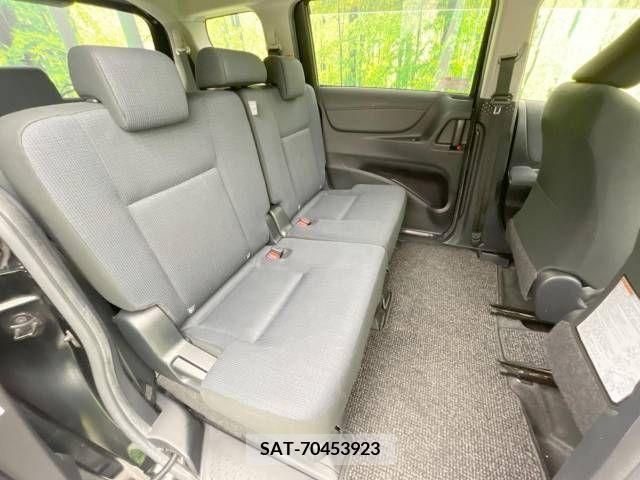 Toyota SIENTA 2015-10 368175-8