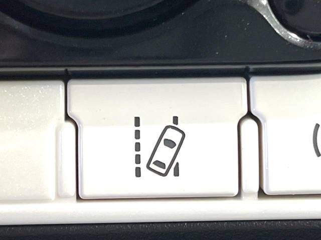 Toyota PRIUS 2017-10 193997-8