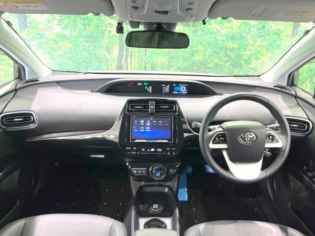 Toyota PRIUS 2017-10 193997-1