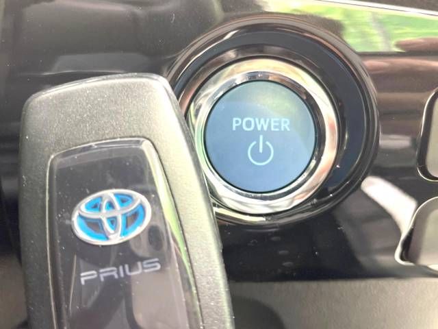 Toyota PRIUS 2017-10 193997-7