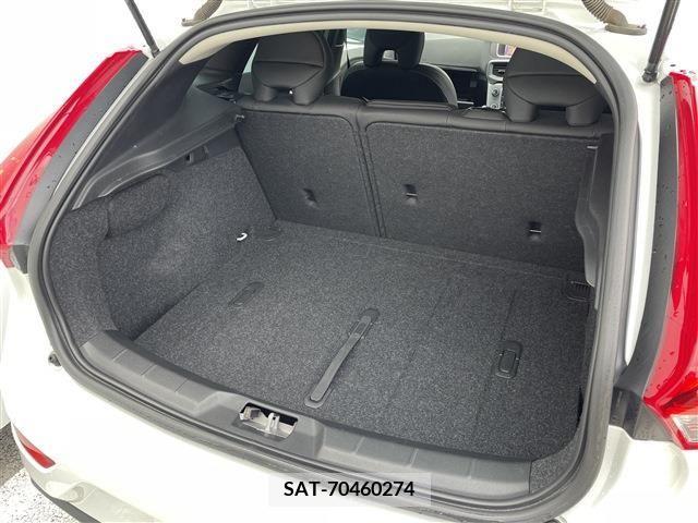 Volvo V40 2019-04 320559-16