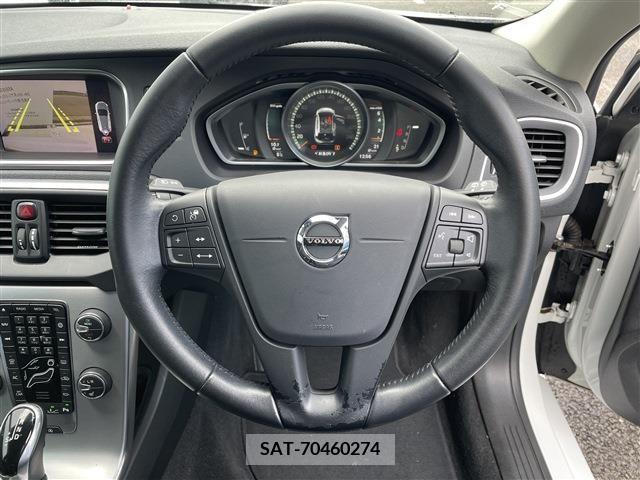 Volvo V40 2019-04 320559-9