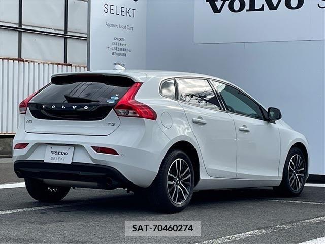 Volvo V40 2019-04 320559-5