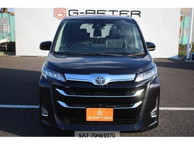 Toyota NOAH 2022-11 375445-7