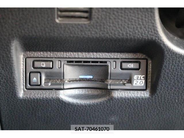 Toyota NOAH 2022-11 375445-6