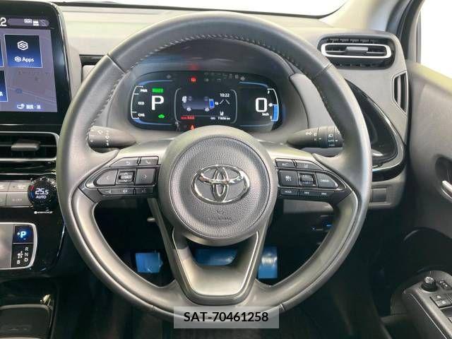 Toyota AQUA 2021-07 212241-11