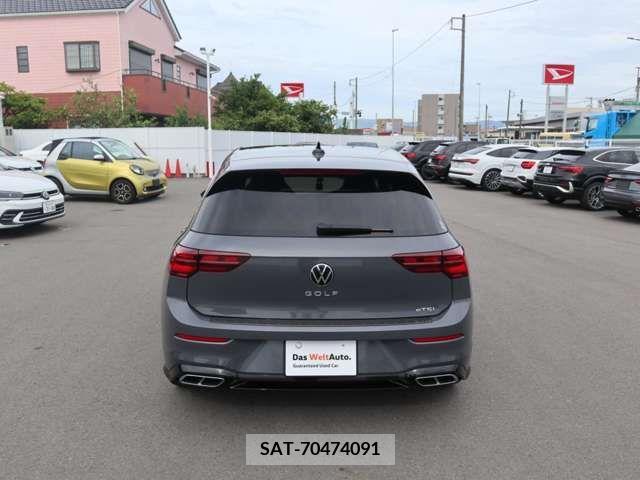 VolksWagen GOLF 2022-04 320365-3