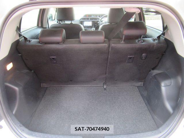 Toyota AQUA 2016-02 261392-8