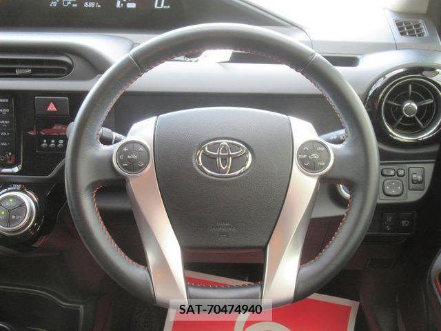 Toyota AQUA 2016-02 261392-15