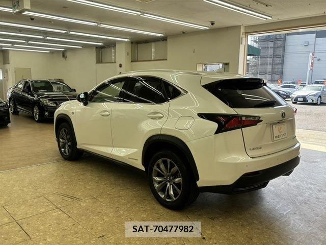 Lexus NX 2015-07 275731-6
