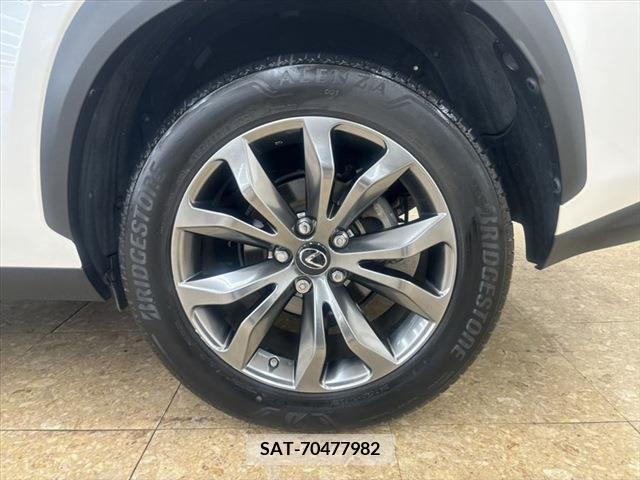 Lexus NX 2015-07 275731-14