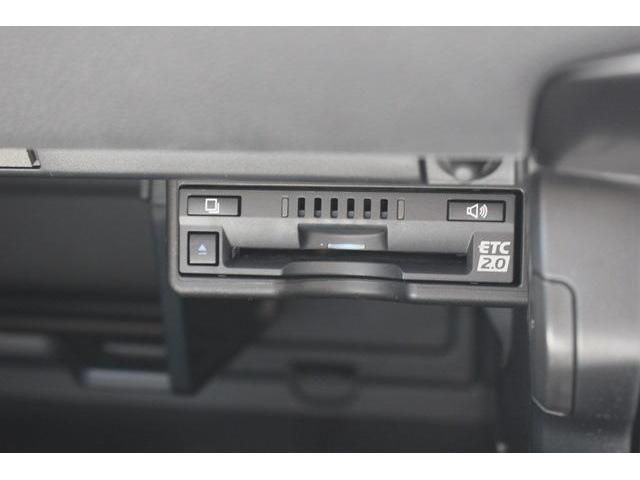 Lexus UX 2019-03 8609-3