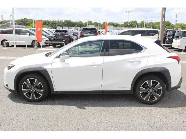 Lexus UX 2019-03 8609-8
