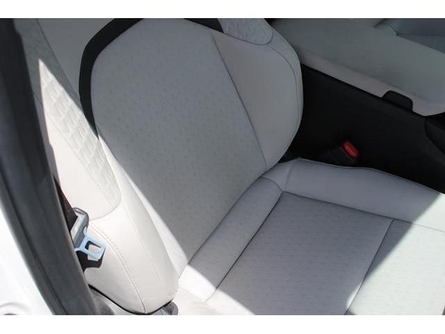 Lexus UX 2019-03 8609-14