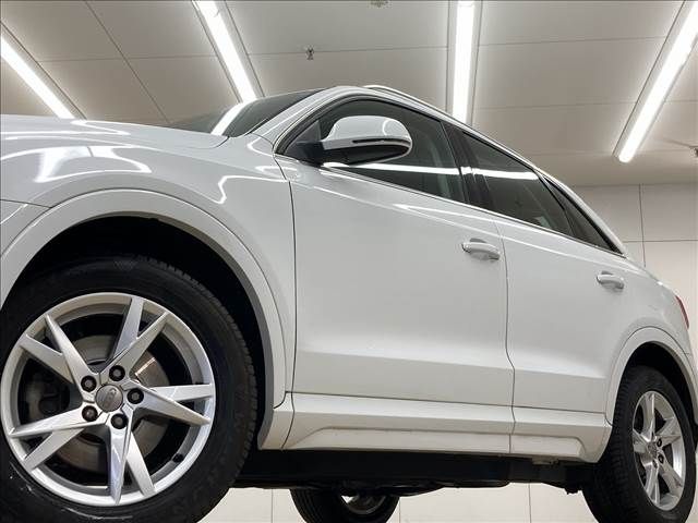 Audi Q3 2016-10 11154-19