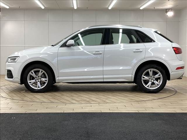 Audi Q3 2016-10 11154-15