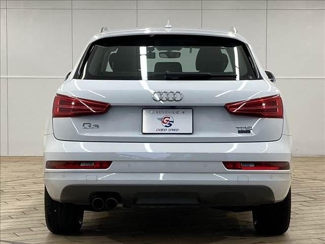 Audi Q3 2016-10 11154-14