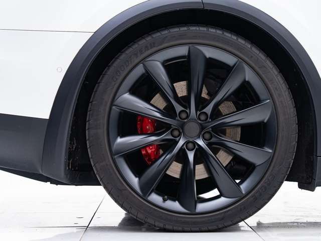 Tesla MODEL X 2018-03 12115-14
