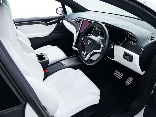 Tesla MODEL X 2018-03 12115-19