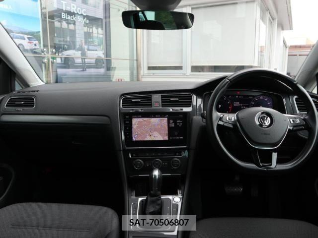VolksWagen GOLF 2018-08 320286-12