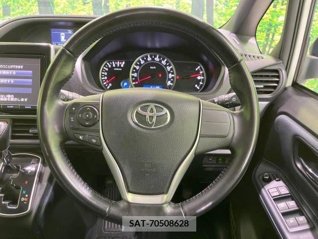 Toyota VOXY 2015-09 331189-7