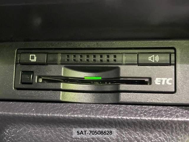 Toyota VOXY 2015-09 331189-4