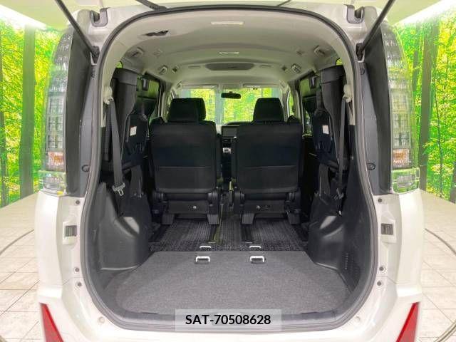 Toyota VOXY 2015-09 331189-11