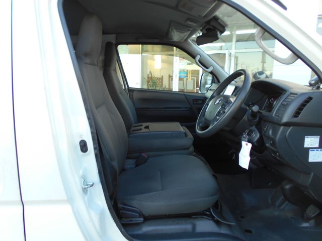 Toyota HIACE VAN 2020-08 188777-10