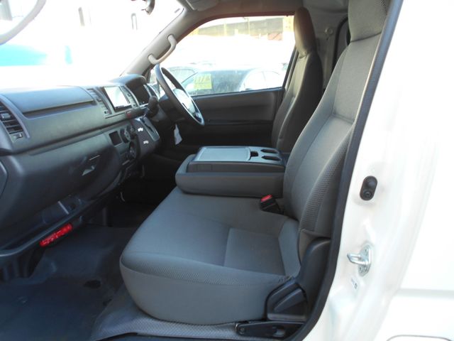 Toyota HIACE VAN 2020-08 188777-11