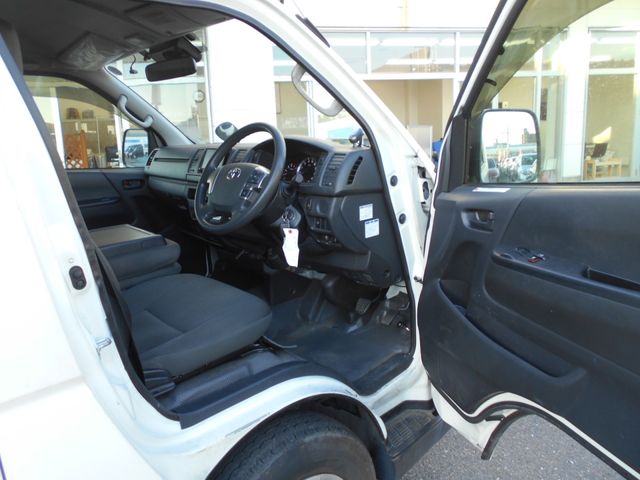 Toyota HIACE VAN 2020-08 188777-1