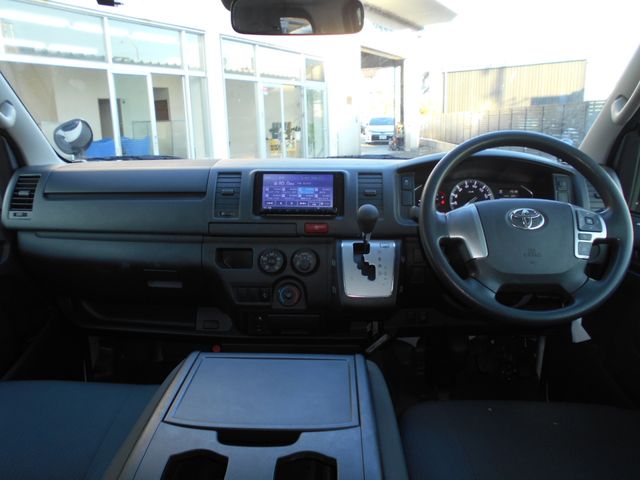 Toyota HIACE VAN 2020-08 188777-19