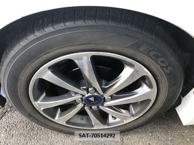 Toyota AQUA 2015-04 356272-13