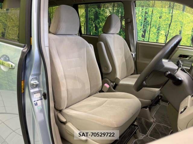 Toyota NOAH 2011-07 327497-4