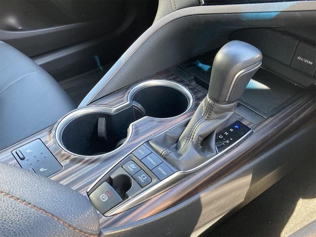 Toyota CAMRY HYBRID 2017-11 7582-13