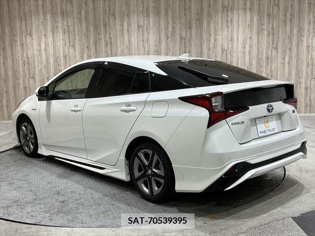 Toyota PRIUS 2019-02 282028-6