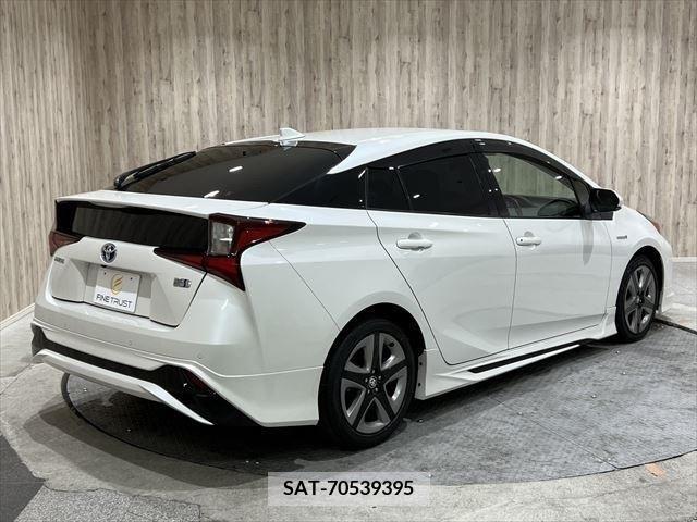 Toyota PRIUS 2019-02 282028-4
