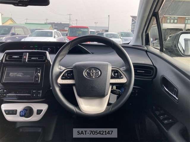 Toyota PRIUS 2017-09 282044-16