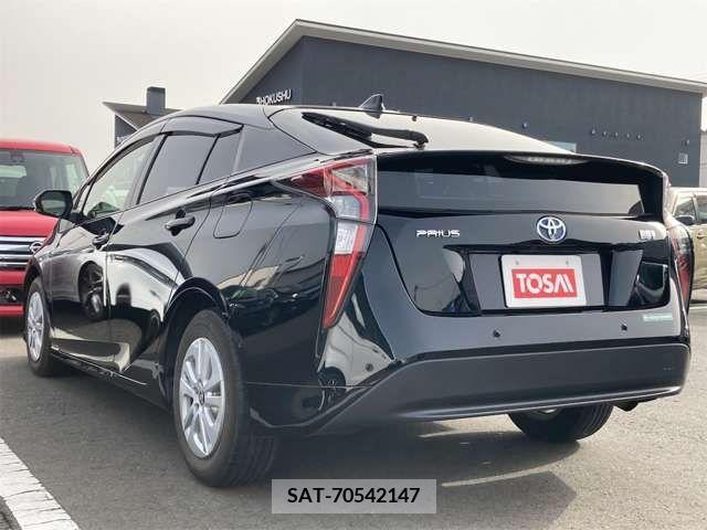 Toyota PRIUS 2017-09 282044-14