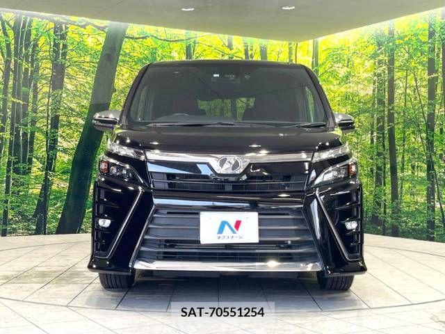 Toyota VOXY 2018-03 343395-14