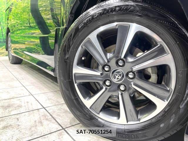 Toyota VOXY 2018-03 343395-13