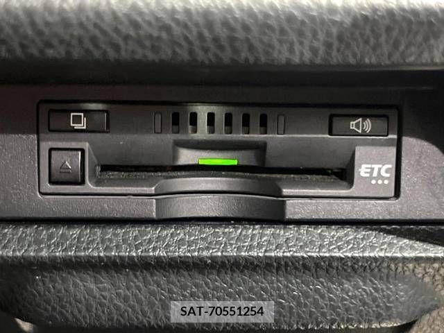 Toyota VOXY 2018-03 343395-6