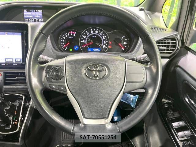 Toyota VOXY 2018-03 343395-11