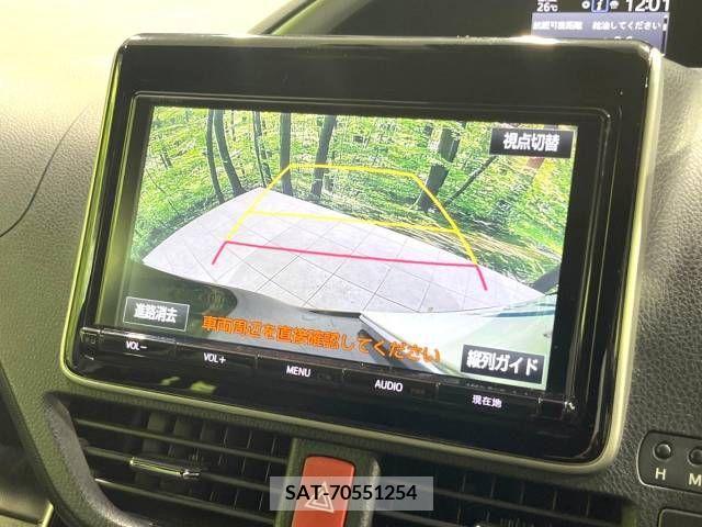 Toyota VOXY 2018-03 343395-5