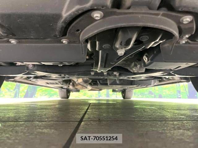 Toyota VOXY 2018-03 343395-19