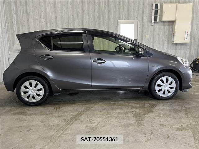 Toyota AQUA 2014-03 314006-10